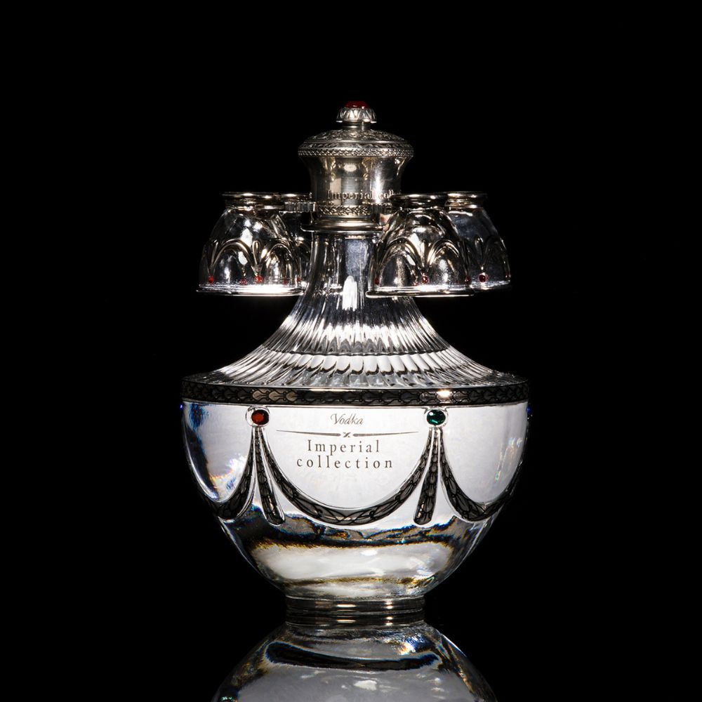 ラドガ インペリアルコレクション スノーグリッター 箱付 700ml 40% スピリッツ ウォッカ ラトビア